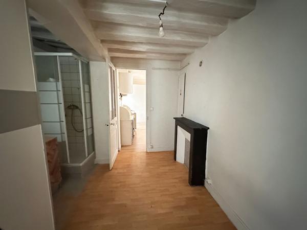 IMMEUBLE 11 APPARTEMENTS ET 1 LOCAL COMMERCIAL
