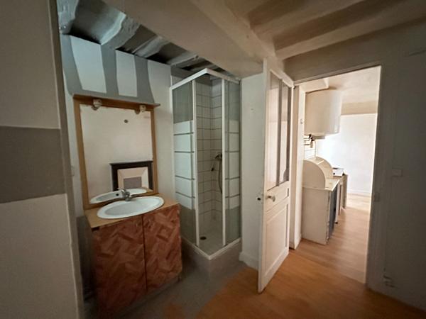 IMMEUBLE 11 APPARTEMENTS ET 1 LOCAL COMMERCIAL