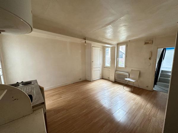 IMMEUBLE 11 APPARTEMENTS ET 1 LOCAL COMMERCIAL