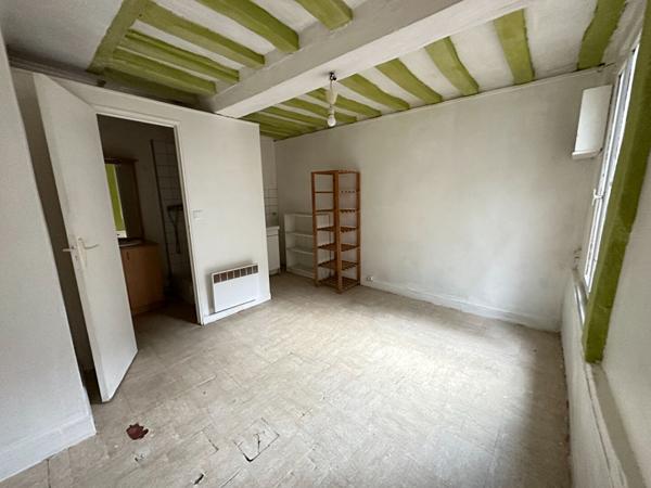 IMMEUBLE 11 APPARTEMENTS ET 1 LOCAL COMMERCIAL