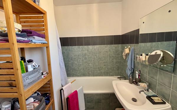 Appartement à vendre    2 pièces • 50 m2 Toulon