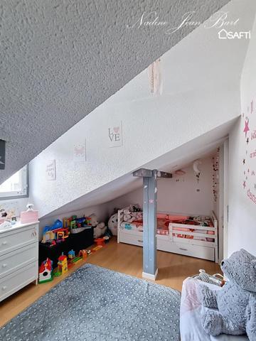 joli T4 lumineux au dernier étage d'une résidence calme