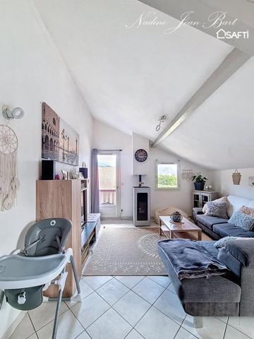 joli T4 lumineux au dernier étage d'une résidence calme