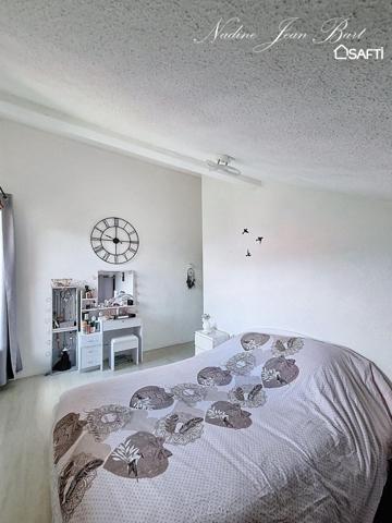 joli T4 lumineux au dernier étage d'une résidence calme