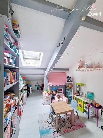 joli T4 lumineux au dernier étage d'une résidence calme