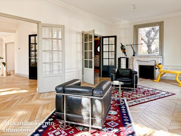 Maison de caractère indépendante entièrement rénovée quartier Péreire