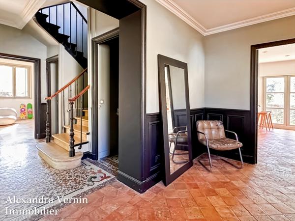 Maison de caractère indépendante entièrement rénovée quartier Péreire