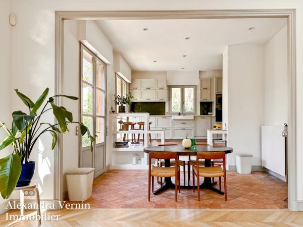 Maison de caractère indépendante entièrement rénovée quartier Péreire