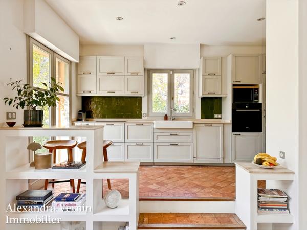 Maison de caractère indépendante entièrement rénovée quartier Péreire