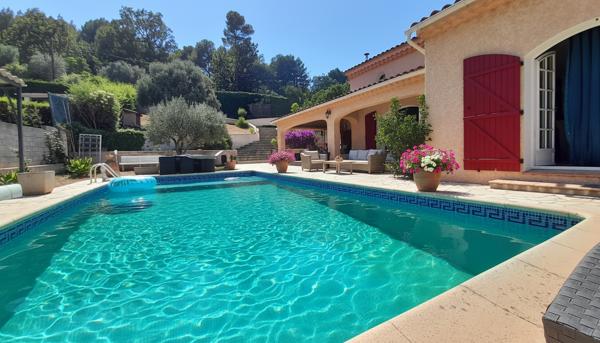 DRAGUIGNAN  VILLA PROVENÇALE - VUE DÉGAGÉE - CALME ABSOLU - 499 000