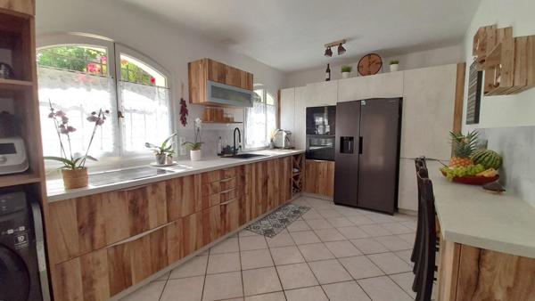 DRAGUIGNAN  VILLA PROVENÇALE - VUE DÉGAGÉE - CALME ABSOLU - 499 000