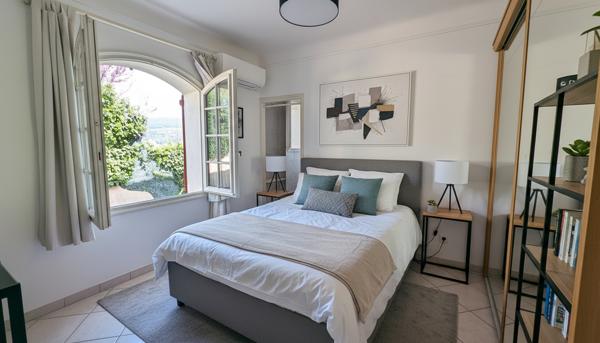 DRAGUIGNAN  VILLA PROVENÇALE - VUE DÉGAGÉE - CALME ABSOLU - 499 000