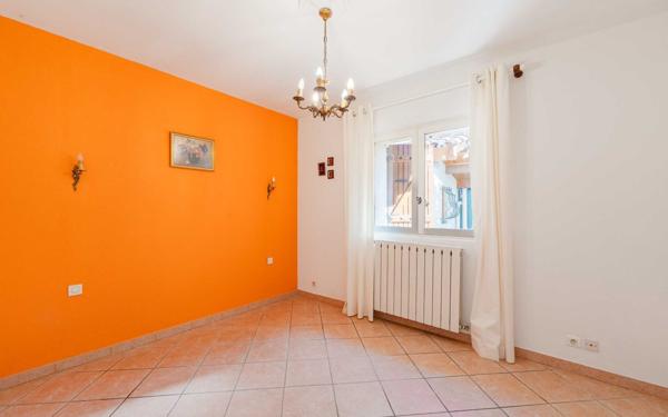 Maison à vendre    6 pièces • 222 m2 Marseille 12