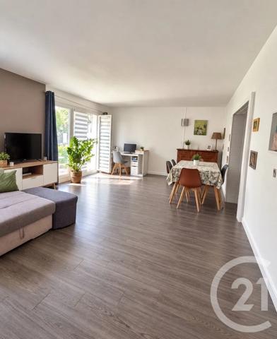 Appartement F6 à vendre  6 pièces - 101,42 m 2   L HAY LES ROSES  - 94