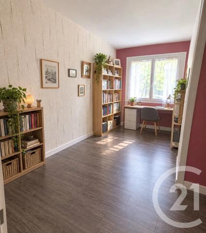 Appartement F6 à vendre  6 pièces - 101,42 m 2   L HAY LES ROSES  - 94