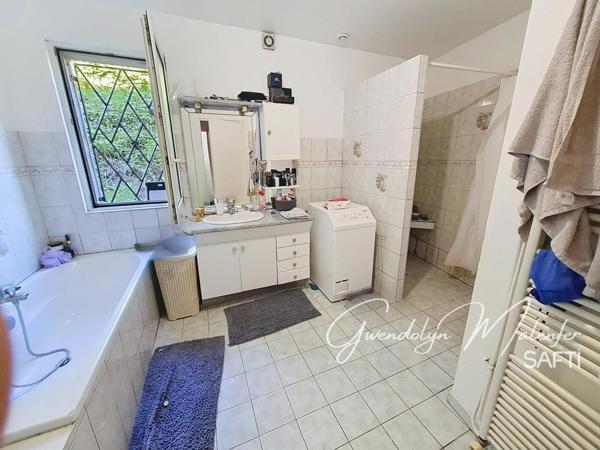 Immeuble de rapport à Mouchard – Rentabilité 9,36 % brut – 5 logements loués