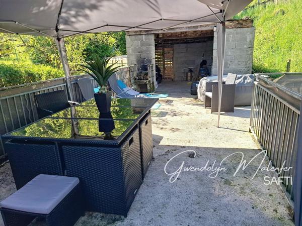 Immeuble de rapport à Mouchard – Rentabilité 9,36 % brut – 5 logements loués