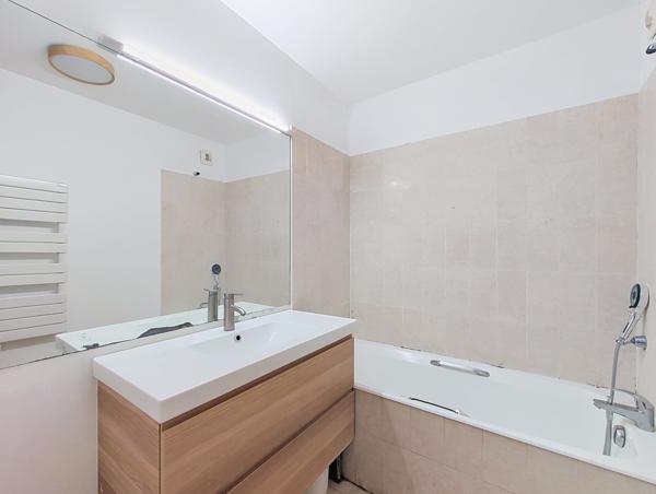 Appartement
         3 pièces
        - 72 m² Exclusivité 679 000 € *