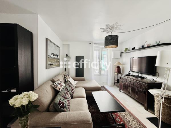 Maison
         5 pièces
        - 113 m² Exclusivité 1 099 000 € *