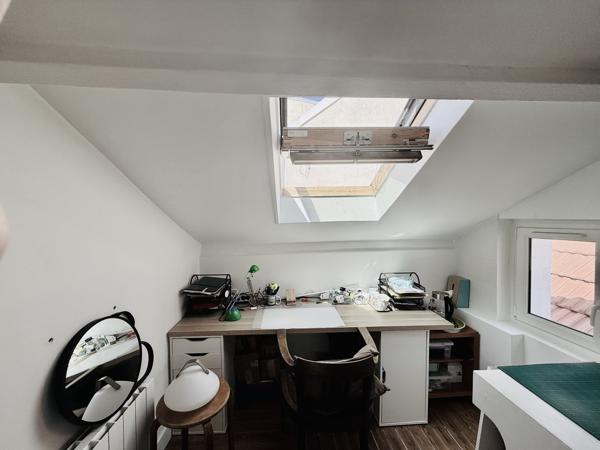 Maison
         5 pièces
        - 113 m² Exclusivité 1 099 000 € *