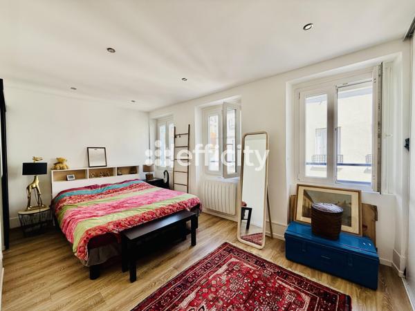 Maison
         5 pièces
        - 113 m² Exclusivité 1 099 000 € *