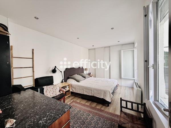 Maison
         5 pièces
        - 113 m² Exclusivité 1 099 000 € *