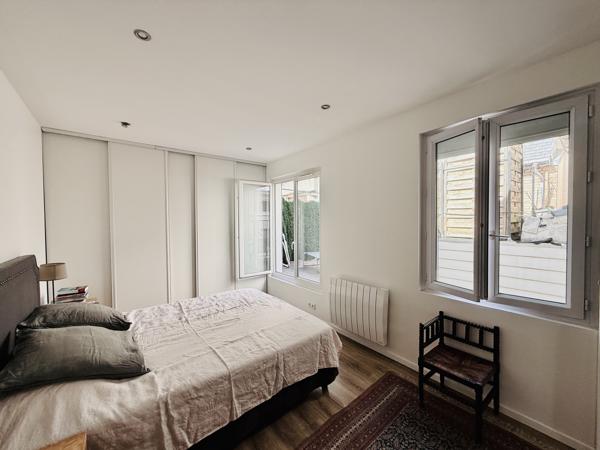 Maison
         5 pièces
        - 113 m² Exclusivité 1 099 000 € *