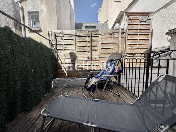 Maison
         5 pièces
        - 113 m² Exclusivité 1 099 000 € *