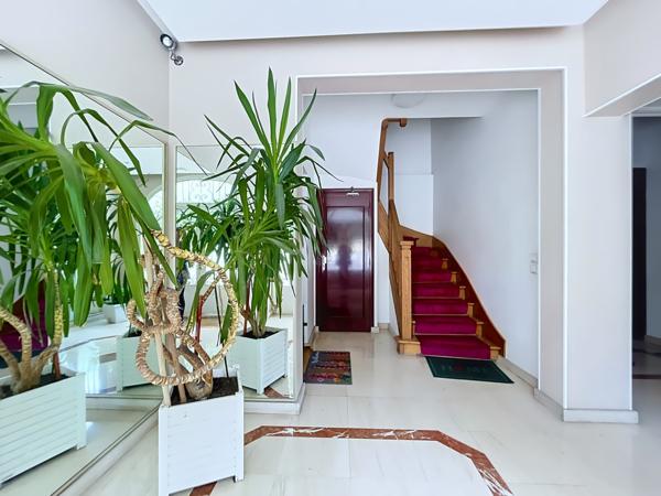 Appartement
         3 pièces
        - 77 m² Exclusivité 237 500 € *