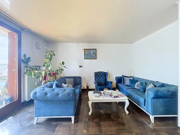 Appartement
         3 pièces
        - 77 m² Exclusivité 237 500 € *