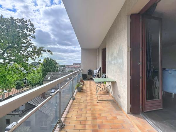 Appartement
         3 pièces
        - 77 m² Exclusivité 237 500 € *