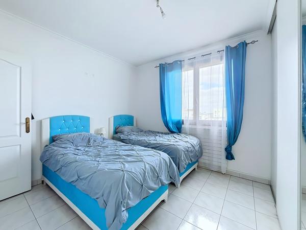 Appartement
         3 pièces
        - 77 m² Exclusivité 237 500 € *