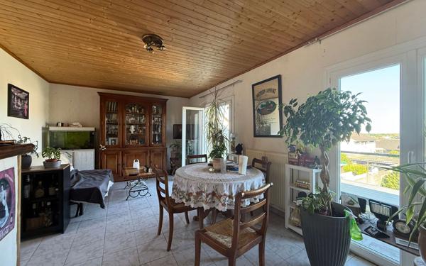 Maison à vendre    4 pièces •  La Ville-du-Bois