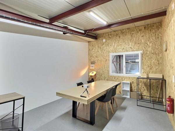 Local commercial 457.8 m2 activité préparation auto