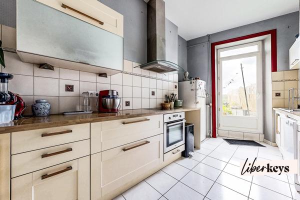 Appartement atypique avec terrasse, jardin et vue exceptionnelle - 3 pièces - 128.4m² - Centre-ville Plancoët