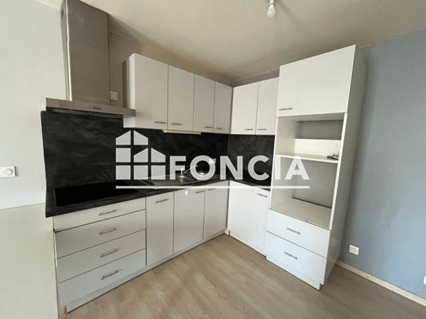 Location Appartement 4 pièces 97.4 m² - La Rochefoucauld 16110