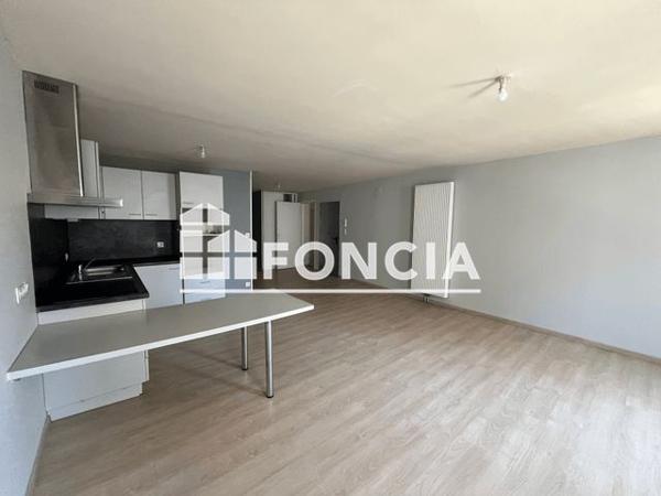 Location Appartement 4 pièces 97.4 m² - La Rochefoucauld 16110