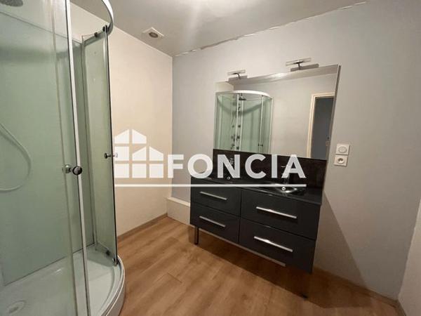 Location Appartement 4 pièces 97.4 m² - La Rochefoucauld 16110