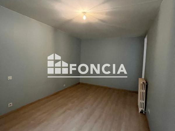 Location Appartement 4 pièces 97.4 m² - La Rochefoucauld 16110