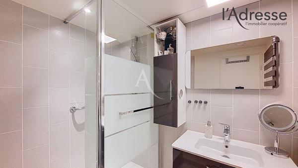 PUTEAUX/ DEFENSE appartement 4 pièces de 94m² avec cave et double parking