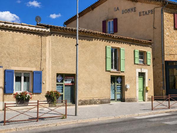 Local commercial  + appartement t2 Château Arnoux idéal projet locatif