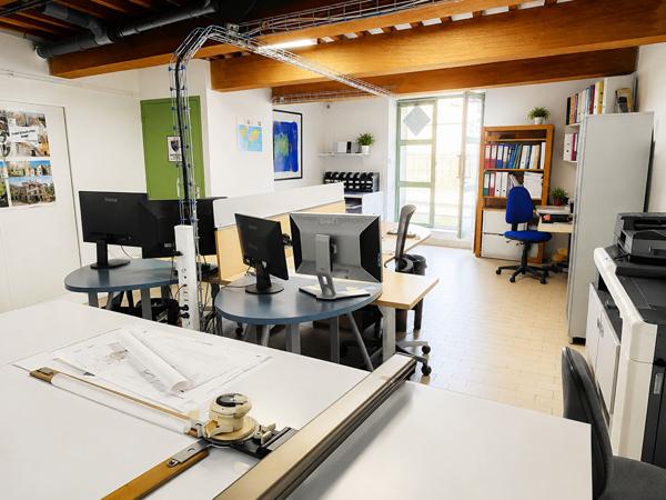 Local commercial  + appartement t2 Château Arnoux idéal projet locatif