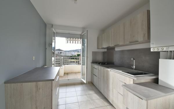 Appartement à vendre    3 pièces • 70,08 m2 Miribel