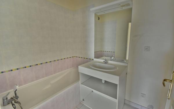 Appartement à vendre    3 pièces • 70,08 m2 Miribel