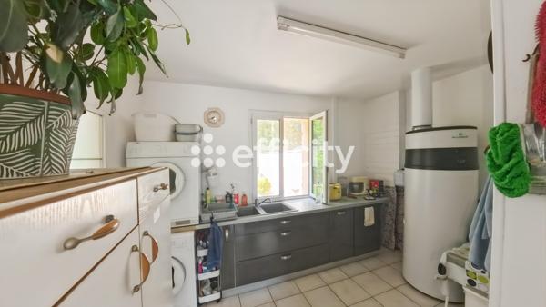 Maison
         6 pièces
        - 142 m² Exclusivité 374 000 € *