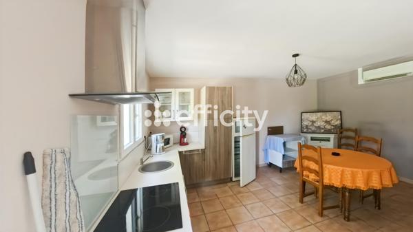 Maison
         6 pièces
        - 142 m² Exclusivité 374 000 € *