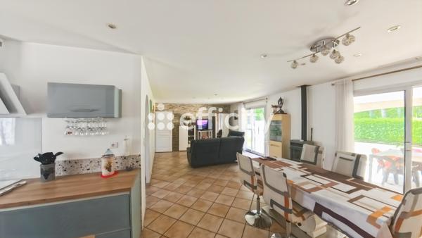 Maison
         6 pièces
        - 142 m² Exclusivité 374 000 € *