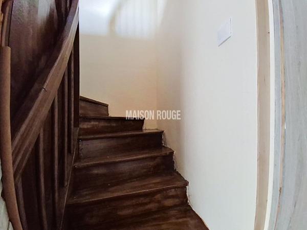 Maison en pierre rénovée - Bourg accessible à pied - Garage et jardin - Quessoy