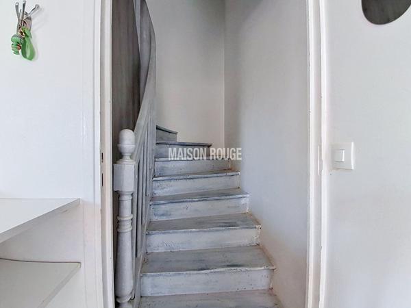Maison en pierre rénovée - Bourg accessible à pied - Garage et jardin - Quessoy