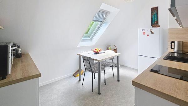 Appartement rénové avec balcon plein Sud Proche commerces et bus